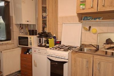 Apartament cu 3 camere decomandat în Rovine - 13