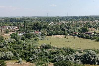Teren de 2500 mp, în Micro 17