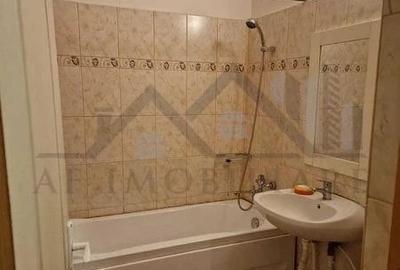 Apartament cu 3 camere decomandat în Filiași
