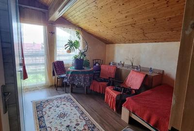 Casă cu Teren 1200 Mp în Central - 1