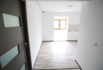 Apartament cu 3 camere decomandat în Țiglina 1