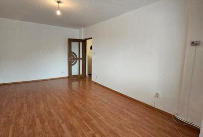 Apartament cu 2 camere decomandat în Roman - 4