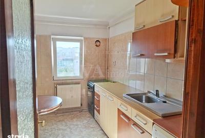 Apartament cu 3 camere decomandat în Republicii