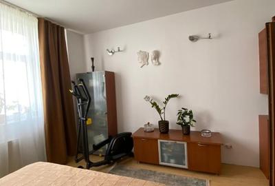 Apartament cu 2 camere decomandat în Banu Manta