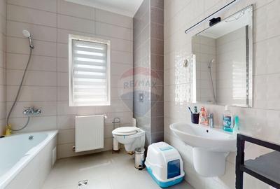 Apartament cu 3 camere decomandat, mobilat în Tractorul - 11