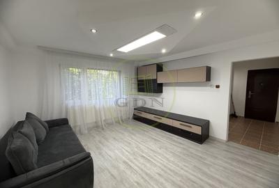 Apartament cu 3 camere semidecomandat, mobilat în Central