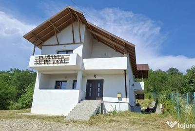 Casă cu 7 camere cu Teren 1200 Mp în Budeasa