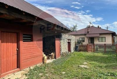 Casă cu 4 camere cu Teren 802 Mp în Măneciu