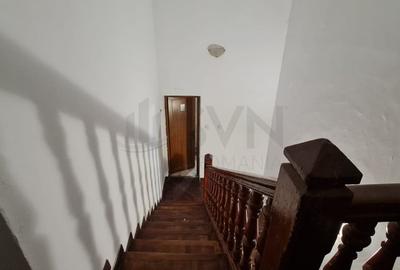 Casă cu 5 camere cu Teren 226 Mp în Central