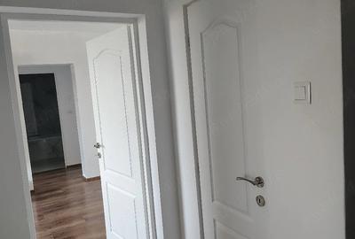 Apartament cu 2 camere semidecomandat în Micro 4 - 7
