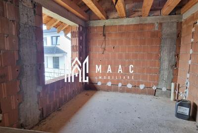 Casă cu 5 camere cu Teren 1200 Mp în Central