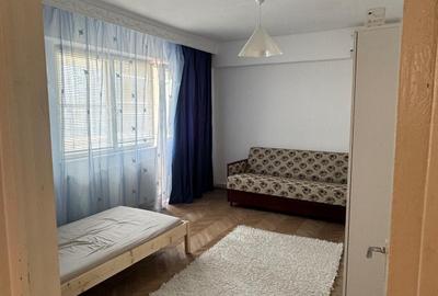 Apartament cu 3 camere semidecomandat în Central - 3