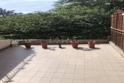 Apartament cu 3 camere, mobilat în Zorilor
