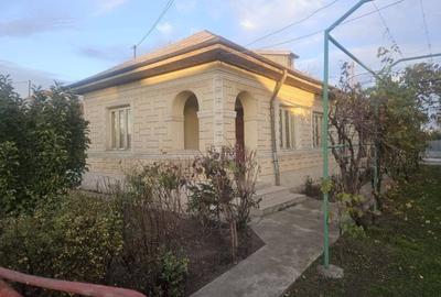 Casă cu 3 camere în Dealu Mare
