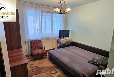 Apartament cu 2 camere decomandat în Micro I - 3