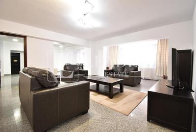 Apartament cu 4 camere semidecomandat în Aviatorilor