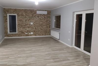 Casă cu 6 camere cu Canalizare în Mogoșoaia