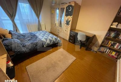 Casă cu 7 camere cu Teren 850 Mp în Șișești