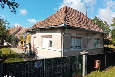 Casă cu 4 camere în Bâra