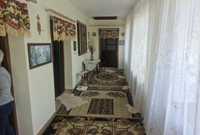 Casă individuală cu 3 camere cu Canalizare în Pianu de Sus