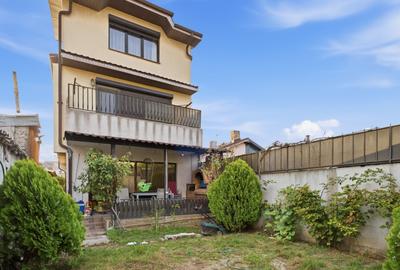 Casă individuală cu 5 camere cu Canalizare în Coiciu
