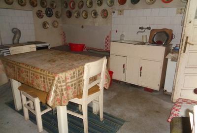 Casă cu 7 camere cu Canalizare în Semicentral - 11