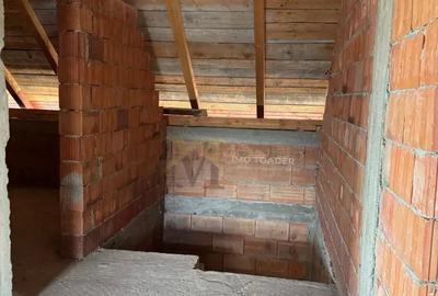 Casă cu 5 camere cu Teren 1900 Mp în Bulgăruș - 1