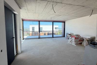 Casă cu 4 camere cu Teren 225 Mp în Europa
