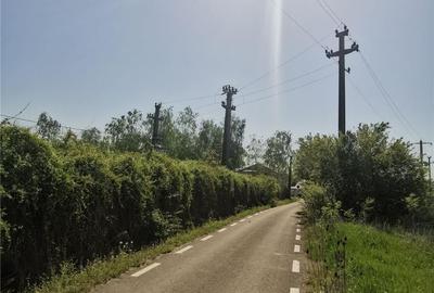 Teren de 4800 mp, în Cazaci