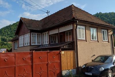 Casă cu 3 camere în Central