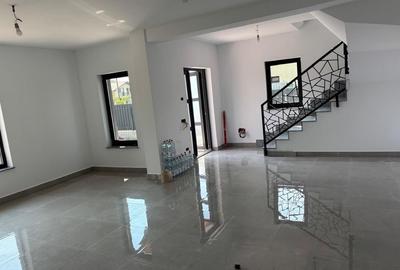 Casă cu 4 camere în Republicii