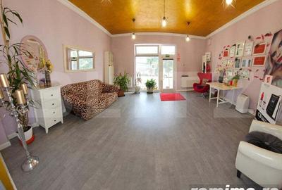 Casă cu 5 camere cu Teren 2400 Mp în Central - 1