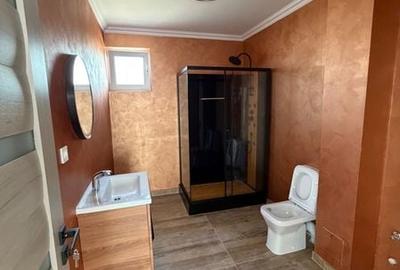 Casă cu 4 camere cu Teren 100 Mp în Central