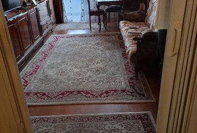 Apartament cu 3 camere decomandat în Careiului