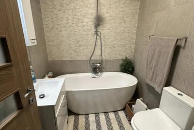 Apartament cu 4 camere decomandat în Plopilor