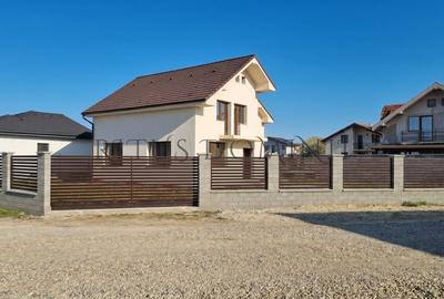Casă individuală cu 5 camere cu Canalizare în Exterior Sud - 1