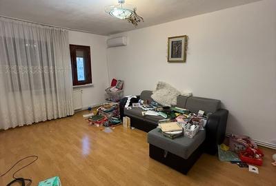 Apartament cu 4 camere decomandat în Central