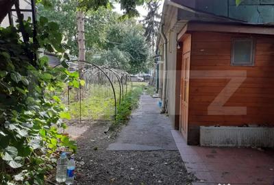 Casă cu 5 camere cu Teren 596 Mp în Central - 1