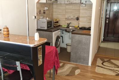 Garsonieră decomandată în Izvor