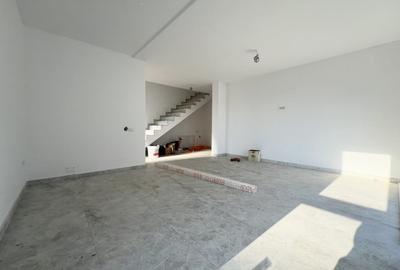Duplex cu 5 camere cu Canalizare în Giarmata - 1