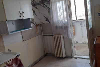 Apartament cu 2 camere decomandat în Vest