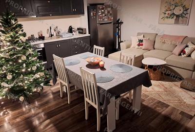 Apartament cu 3 camere decomandat în Florești