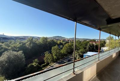Apartament cu 3 camere în Ștefan cel Mare