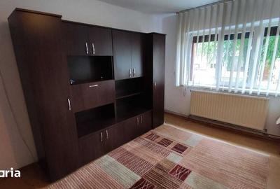 Apartament cu 2 camere decomandat în Cetate
