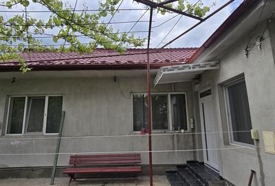 Casă cu 3 camere în Central