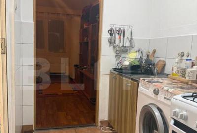 Apartament cu 2 camere semidecomandat, mobilat în Florilor