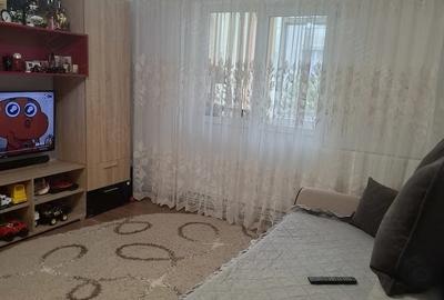 Apartament cu 3 camere semidecomandat în Metalurgie - 2