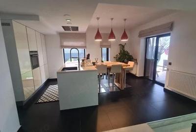 Casă cu 4 camere cu Teren 500 Mp în Central - 5