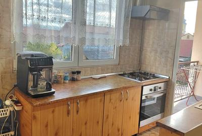 Casă cu 4 camere decomandat în Central