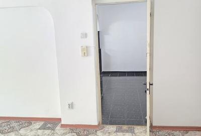 Garsonieră decomandată în Basarab - 4